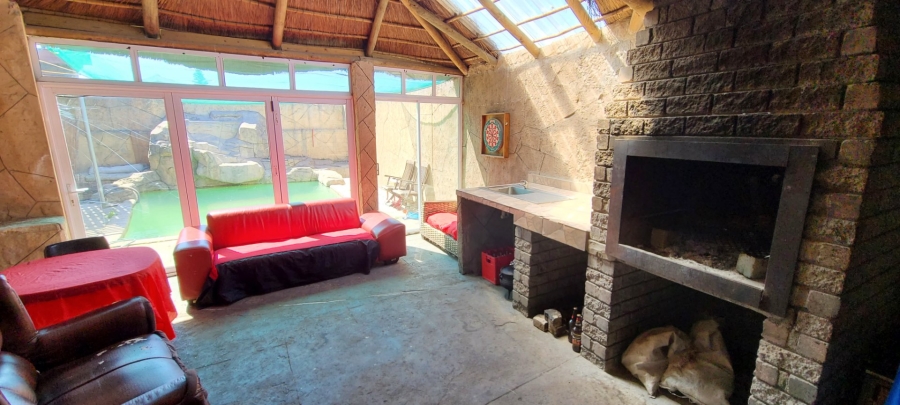 5 Bedroom Property for Sale in Malibu Village Western Cape